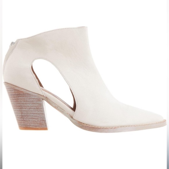 NWT Free People Leather Wilder Pointed Toe Booties - Picture 2 of 8